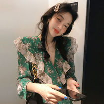 Broken flower female 2021 Korean version of new summer V-collar ruffles age reduction giant beauty side shawl shoulder collar printed chiffon shirt tide
