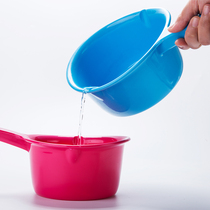 China Taiwan Thickened Water Spoon Kitchen Big Water Scoop Plastic Long Handle Bath Shampoo Cup Baby Bath bailer