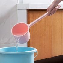 Household large water scoop Plastic long handle water spoon thickened large kitchen water spoon scoop water drift creative long handle bath