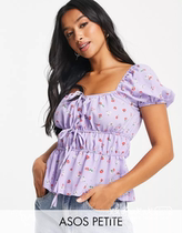 UK 08 29 2021 Trend-oriented womens new sweet floral slim Joker shirt