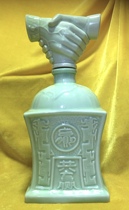 Ceramic wine bottle collection 9988 wine cabinet display cooperation and win-win good celadon wine vessel height 32 wide 13