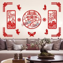 The womans wedding room is arranged. The family is simple and generous. The wedding supplies are decorated.