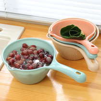 Household long-handled water spoon Kitchen thickened plastic water scoop childrens bath shampoo cup scoop water float