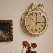 European retro living room decoration wall clock American classical nostalgic wall clock restaurant angel medieval clock decoration