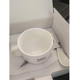 Coffee cup set provided by the store