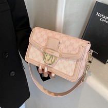 Hong Kong popular small bag womens wild shoulder bag 2021 New Tide fashion one shoulder underarm bag small square bag embossed
