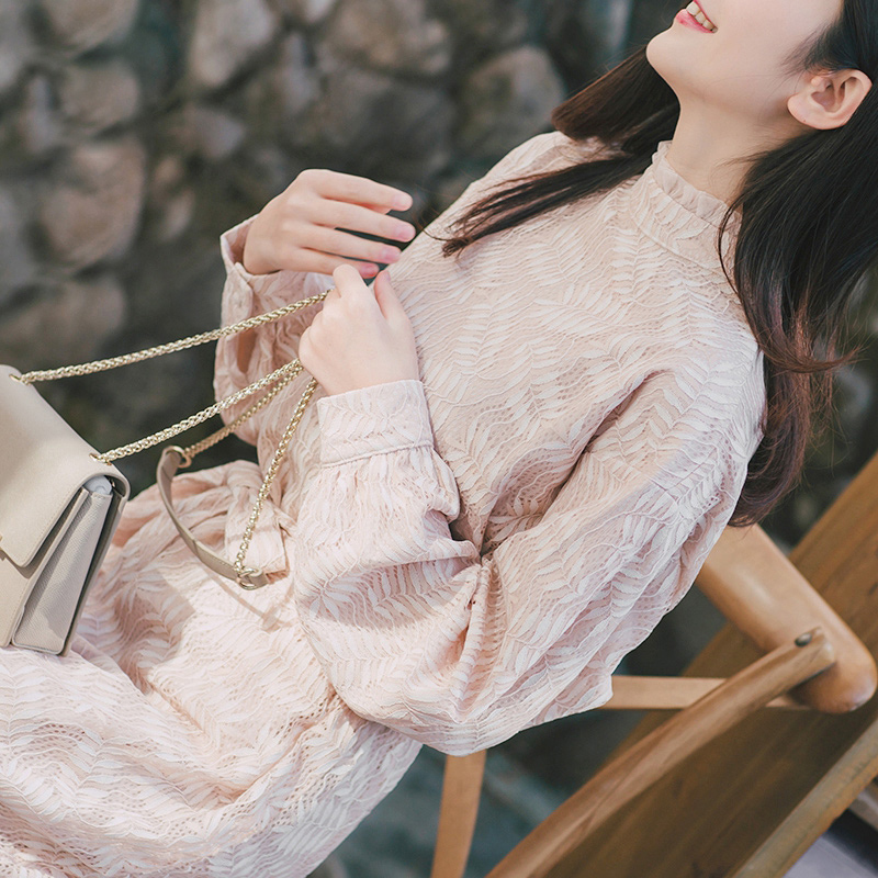 ins超火的连衣裙2018新款春装中长款超仙女装蕾丝a字裙子初恋复古