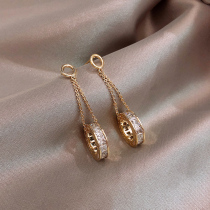 Little Red Book recommends light luxury ~ ins advanced sense face thin earrings Joker fashion earrings female temperament tide