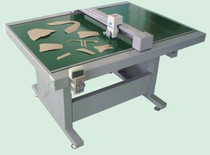 Zhongda CNC equipment Goliyuan cutting machine clothing bags shoes and hats pattern plate cutting machine type 1512