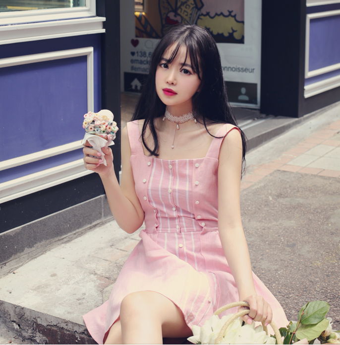 韩国官网正品代购milkcocoa甜心少女减龄粉嫩3排扣条纹漏腰连衣裙