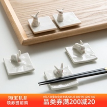 Japanese beauty thick burning imported ceramic chopsticks holder set creative cute rabbit shape chopsticks holder chopsticks gift