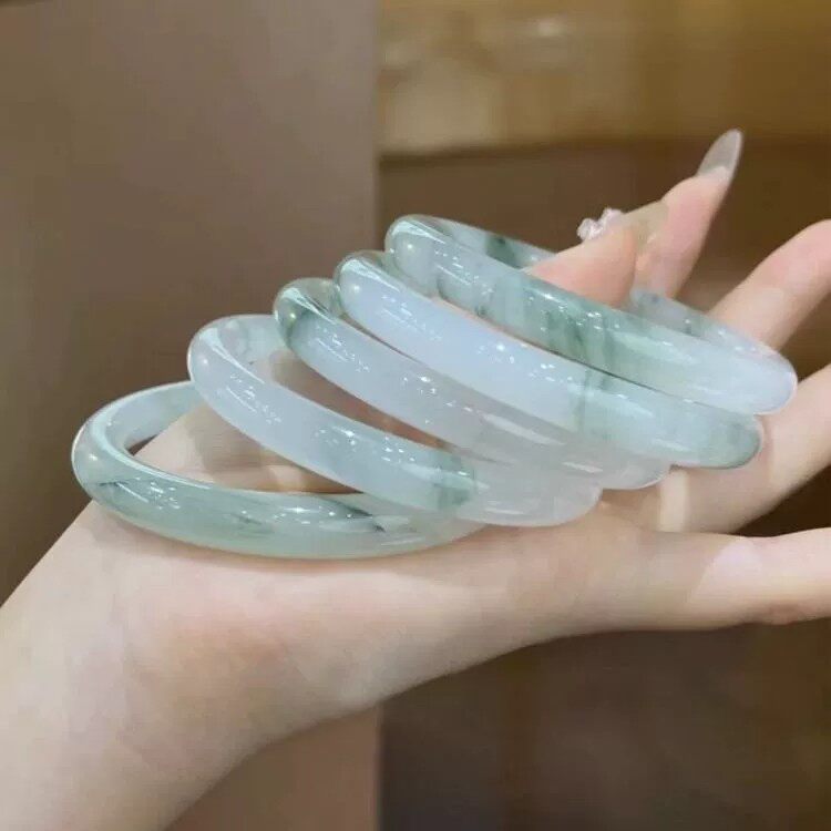 新疆天山翠 雪翠白底青 ヒスイ氷飄花 (内径)圏口54バングル 天然石