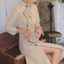 Cheongsam autumn and winter young high-end retro thick warm Chinese style new modified woolen double coat coat coat