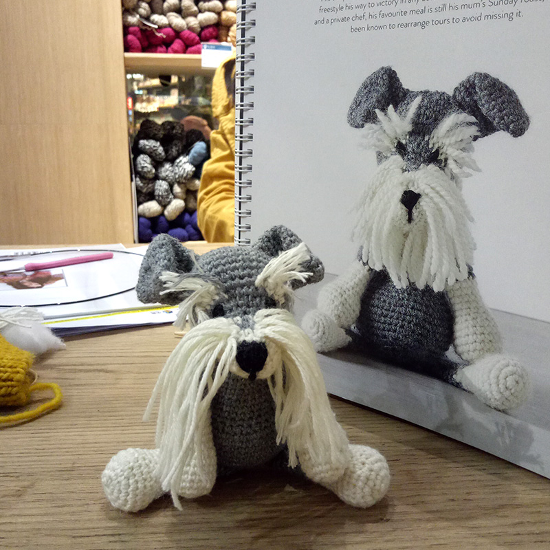 Shenglian autumn wind Romeo Scheinari dog doll DIY material package illustration