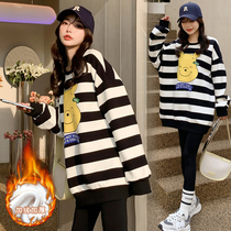 Pregnant women autumn and winter New Korean cartoon striped sweater women plus velvet padded base shirt coat winter suit