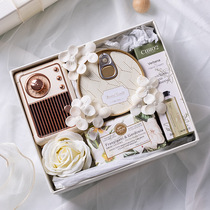 Beast sends aromatherapy gift kit birthday gift to girlgirl girlfriend senior senior wedding partner hands
