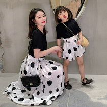 Ocean Gas Network Red Parenting Mother 2022 Summer Korean Edition Fried Street Int-shirt Wave Half Skirt Shorts Beach Two Suits