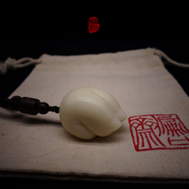 Bikou Zhai ivory fruit small pigs trotters key pendant pendant hand-carved gold list Title business