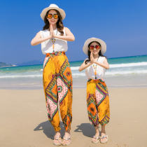 Mother womens clothing suit 2021 Summer kisings a family of three-four-mouth seaside holiday display slim light cage pants beach pants