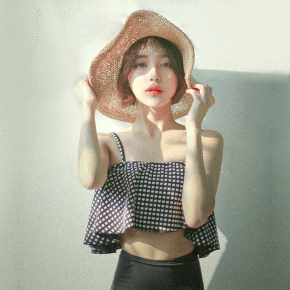 2020 South Korean swimsuit schoolgirl splits lotus edge girl beach vacation show thin hot spring bikini