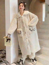 Nightgown female coral velvet 2022 new winter pajamas plus fleece thick flannel can be worn outside the two-piece set of loungewear