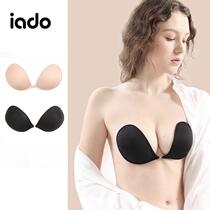 Manufacturer gathers round cups of silicone invisible underwear to gather breast and paste bra