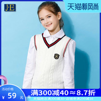  Girls vest vest sweater 2020 new autumn and winter wear little girl western style childrens velvet thick sweater