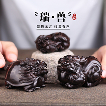 Fu Yunchang Black Honolulu wood leopard handlebar pieces dragon tortoise to put a play with a piece of wood carved with a Chinese wind companion