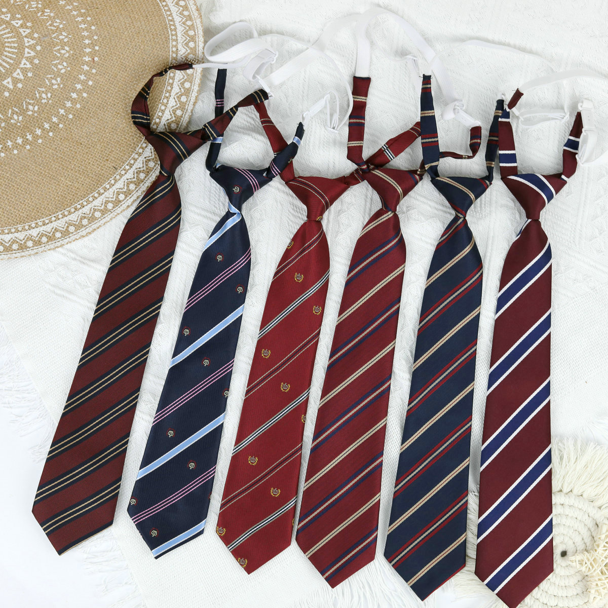 Red cyan, golden red stripes, lazy people do not need to wear Japanese college style ties, female graduation photos, brown male bachelor's clothing, bow tie