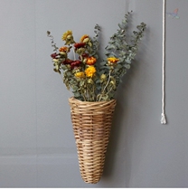Wall-mounted flower basket hanging basket bamboo woven wicker wall hanging flower basket pastoral wall hanging basket decoration storage flower basket pendulum basket