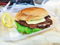 Authentic Hong Kong style cream piglet bag Macau pork chop embryo hamburger embryo soft European bag breakfast bread 90g