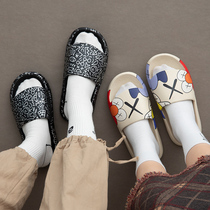 Thick bottom mens slippers wearing 2021 new word drag trendy graffiti lovers cute cool slippers mens room