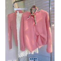 Advanced sense super good-looking soft waxy gentle milk pink sweater female design sense niche knitted cardigan autumn and winter