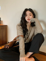 Ren Xiaoyi Retro V Collar Knit Cardigan Jacket Woman loose Lazy Blouse short and small crowd design feeling little sub