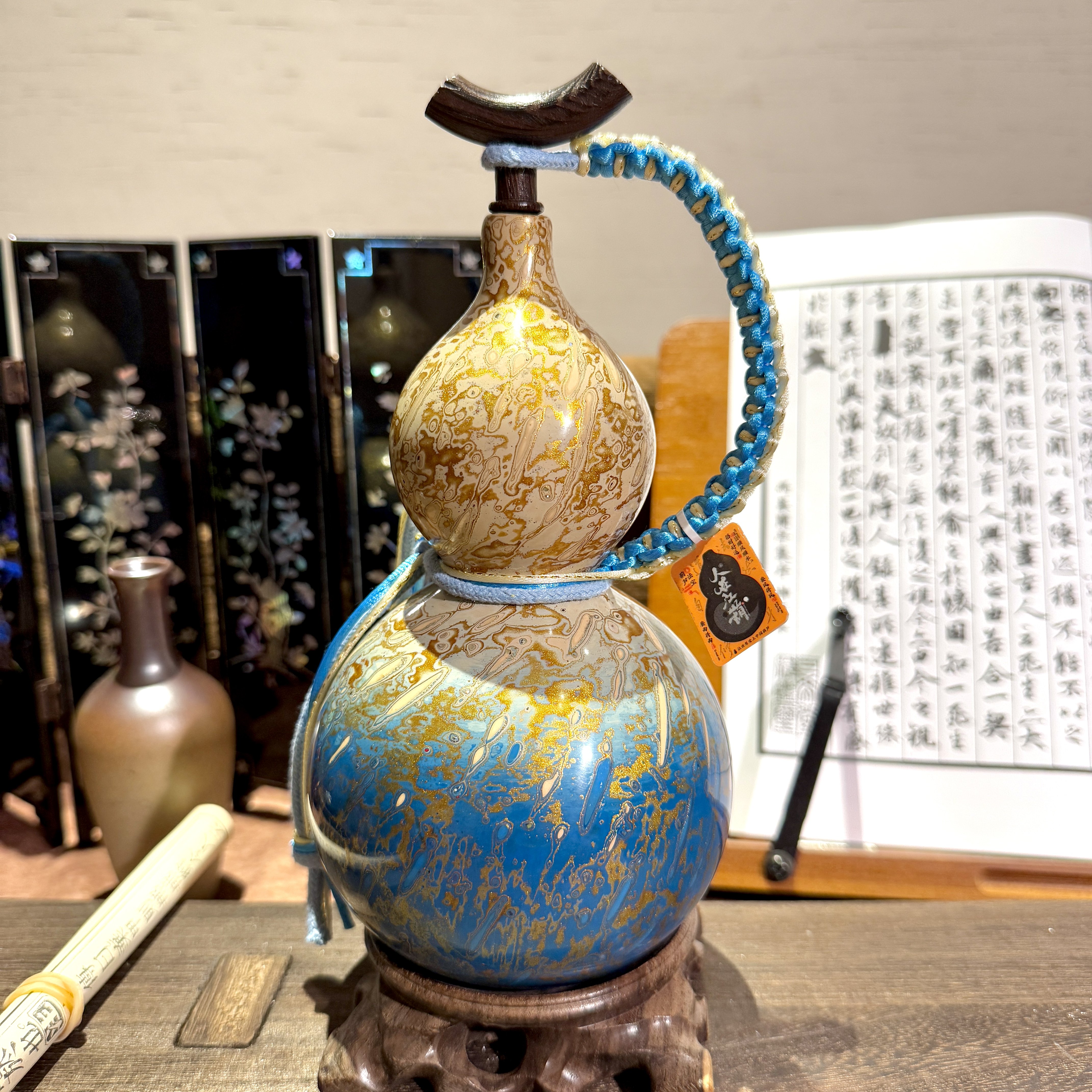 天然酒葫芦 約900ml 大漆仕上げ 台座付 ウイスキー開壺済 美術品・アンティーク・コレクション 天然酒葫芦 約900ml 大漆仕上げ