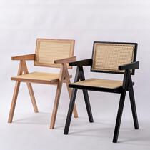Nordic Solid Wood Armrest Vintage Chair Home Choreographic Chair Designer Netred Hotel Minjuku Wedding Chair