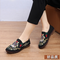 Old Beijing cloth shoes beef tendons womens shoes autumn soft bottom face makeup embroidered Tide brand single shoes hand embroidered Beijing cavity new style