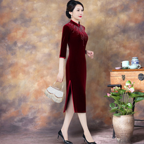 Mother wedding banquet cheongsam dress autumn temperament Noble middle-aged female mother-in-law to participate in wedding dress velvet skirt