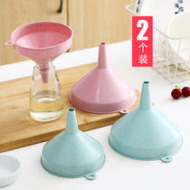 Plastic funnel kitchen household alcohol sub-packed small caliber pouring water small size with handle long neck oil leak drinker