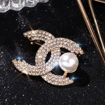 Pearl brooch 2021 New Tide small fragrant wind corsage high-end female niche pin design sense clothing accessories