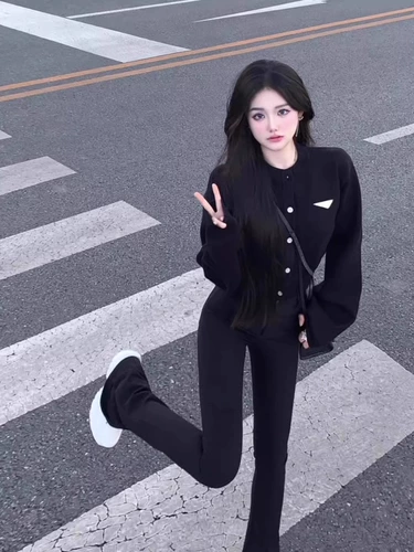 Осенний ретро трикотажный кардиган в стиле хип-хоп, мегафон, джинсы, комплект