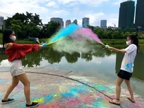 Color smoke stick disposable outdoor shooting handheld jet props color running powder corn starch extrusion bottle color fog