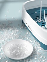 Put the bottle storage box baby special brush cleaning brush set put the storage box out baby tableware cupboard