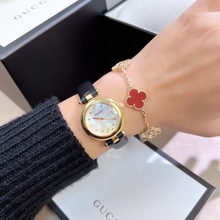 Парижская прямая почта Gucci / Gucci Часы Бема маленький циферблат кожаные ремешки изысканные стильные кварцевые женские часы