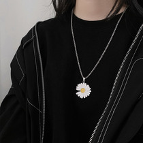 Kan Zhilong GD same small Daisy tramping for men and women pmo Daisy lightning metal necklace chrysanthemum student clothing accessories