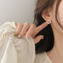 Japanese and Korean style 925 womens flash Diamond arc after hanging earrings Sun Yizhen love the forced landing of the same female earrings cold wind