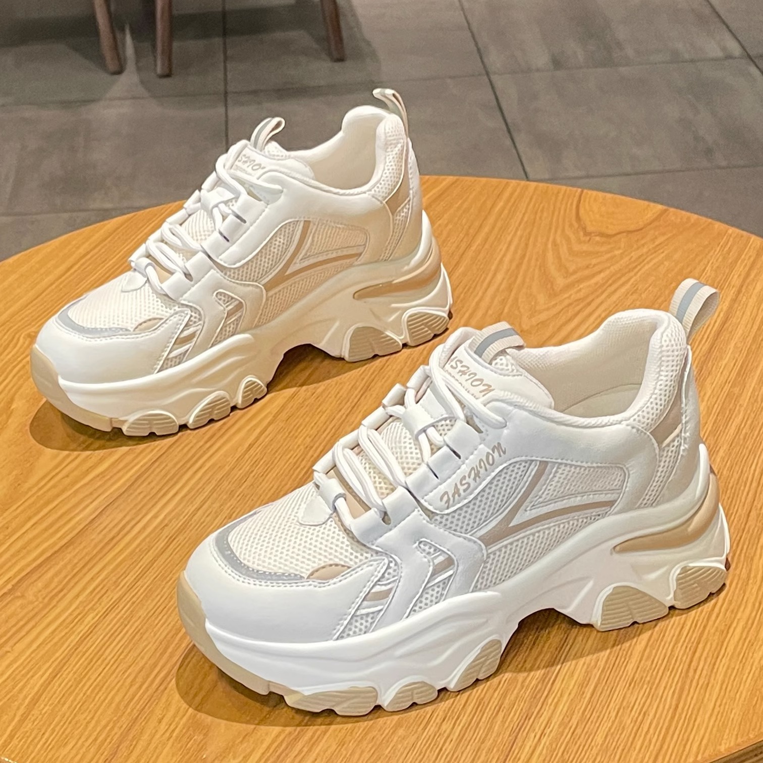 Inner Heightening Dad's Shoes Women's New Summer 2023 Casual Breathable Thick Sole Versatile Little White Shoes Popular Sports Shoes