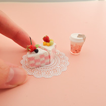 Miniature Food Play Mini Simulation Baby House dollhous12 Ob11 Strawberry Square Cut Cake Model