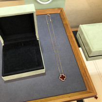 Four-leaf clover necklace female 18K rose gold gold gold pendant choker simple temperament does not fade light luxury tide