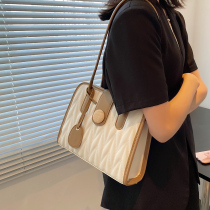 French niche design bag Women summer 2021 New Tide fashion shoulder underarm bag Joker texture small square bag